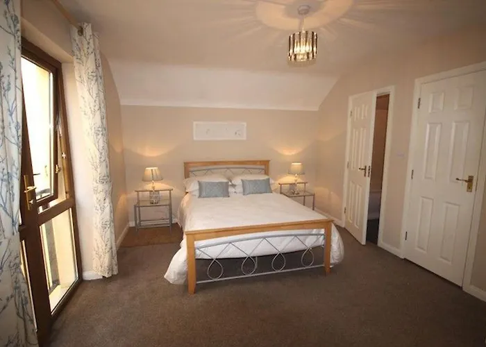 2 Court クリフデン