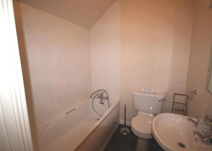 2 Court 別荘 クリフデン